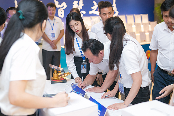 太陽(yáng)能路燈，太陽(yáng)能路燈廠家，太陽(yáng)能路燈價(jià)格