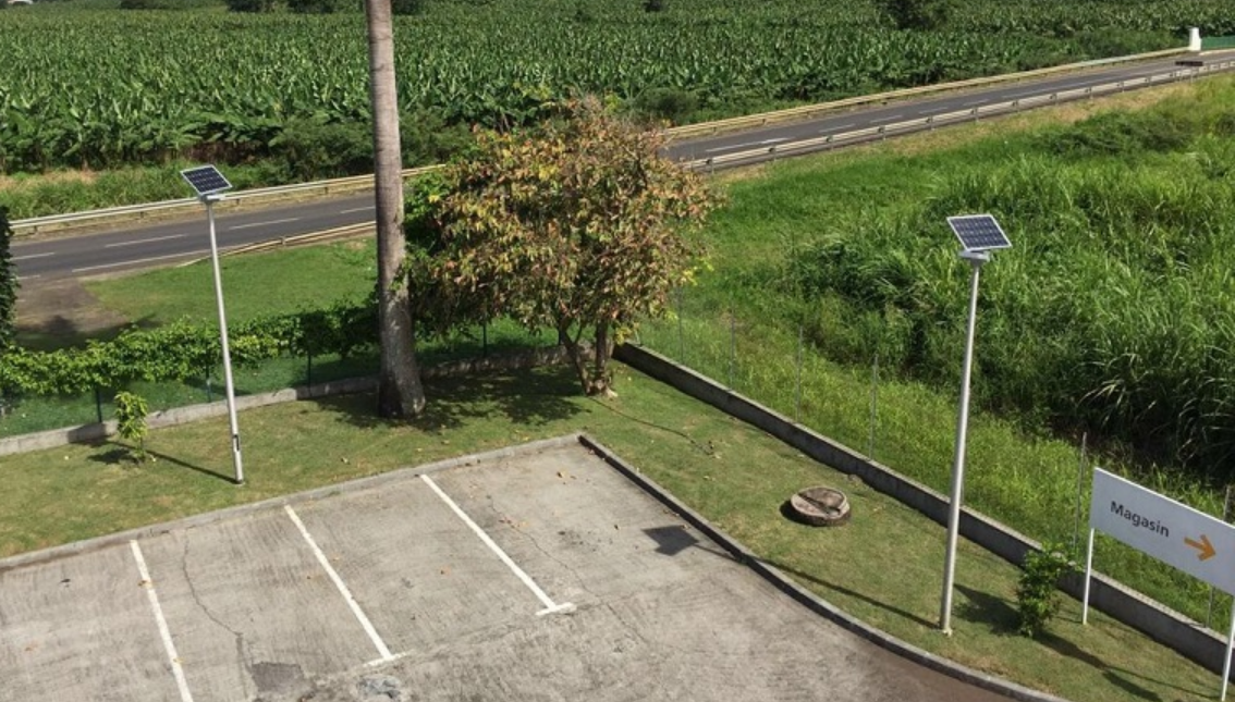 太陽能路燈亮燈時長如何調整？