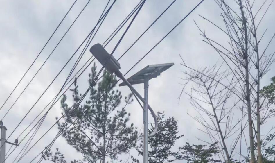 太陽能庭院燈的智能化設(shè)計